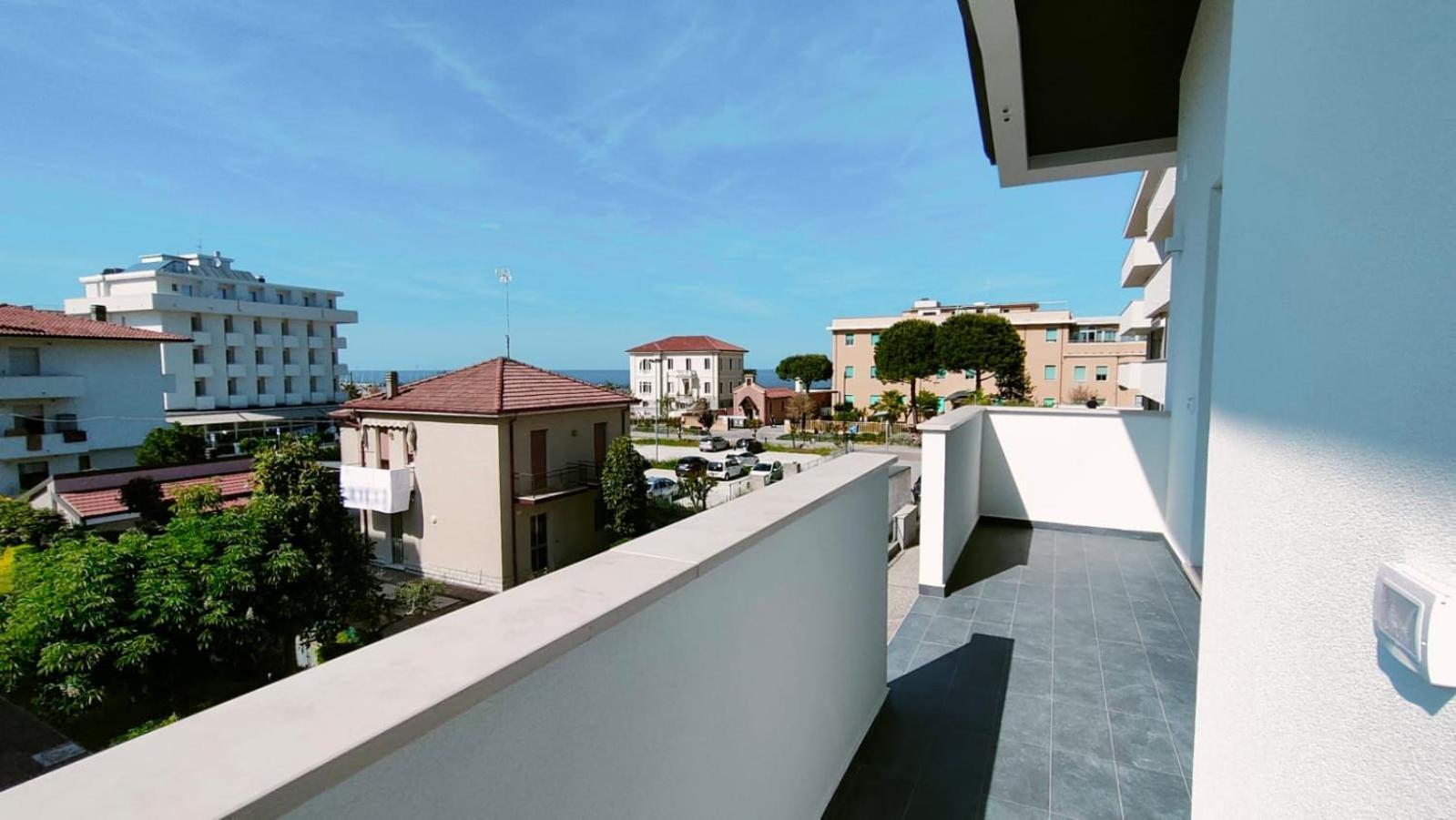 Villa Borghesi Suites Fronte Mare Rimini Eksteriør billede