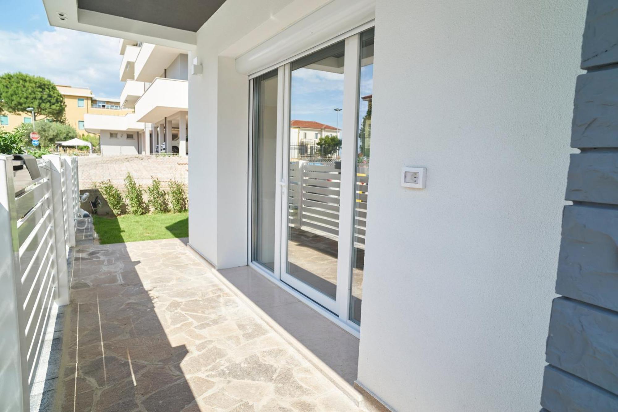 Villa Borghesi Suites Fronte Mare Rimini Eksteriør billede