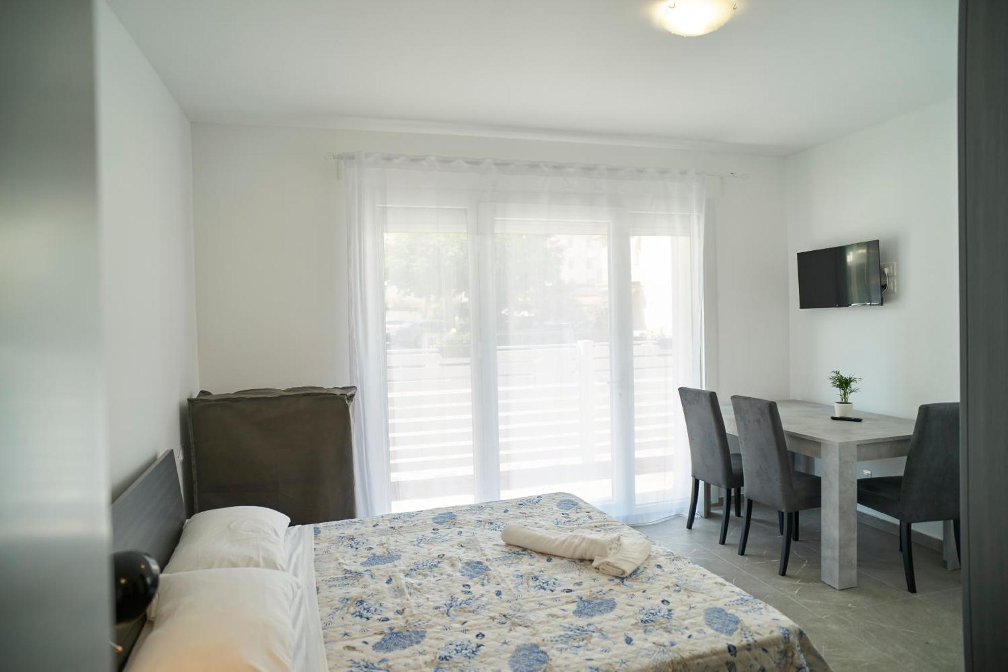Villa Borghesi Suites Fronte Mare Rimini Eksteriør billede