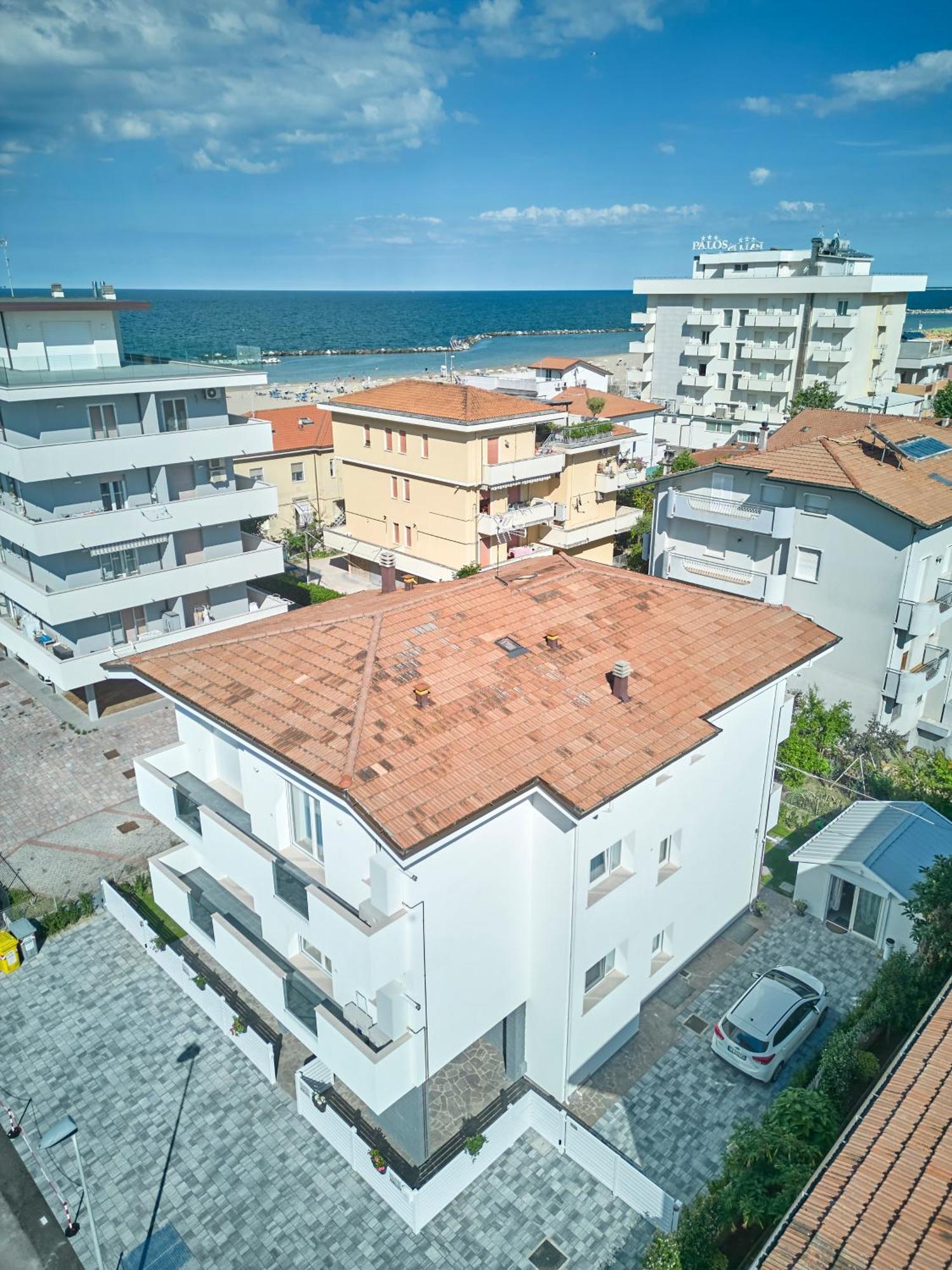 Villa Borghesi Suites Fronte Mare Rimini Eksteriør billede