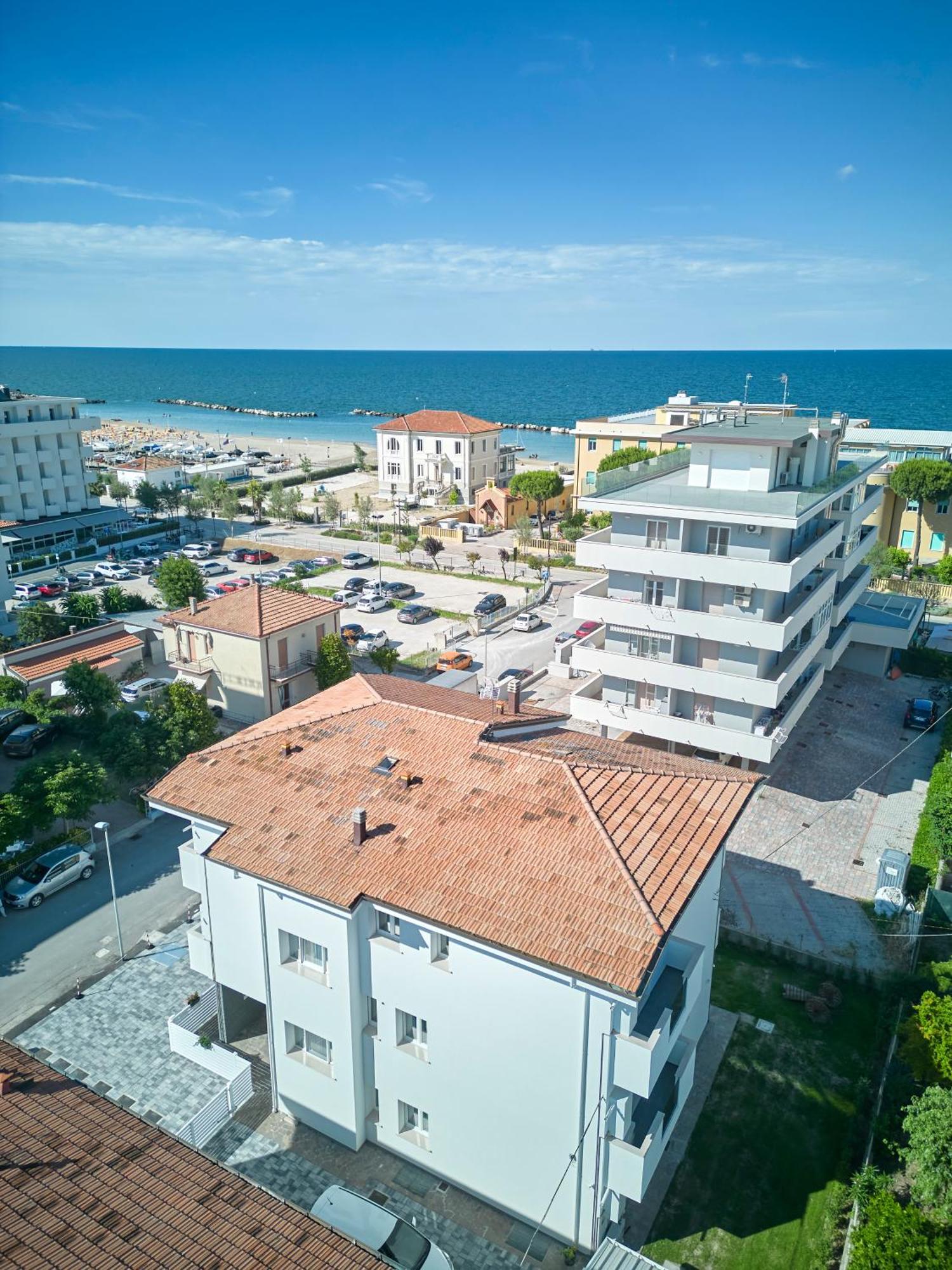 Villa Borghesi Suites Fronte Mare Rimini Eksteriør billede